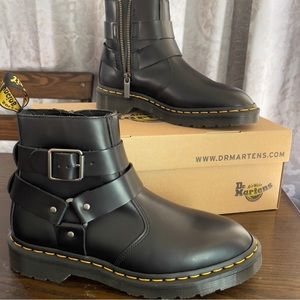 Dr Martens  leather harnes  chelsea ankle boots black new wot